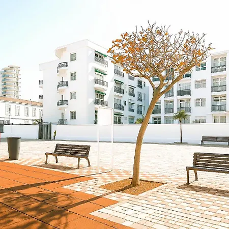 Columbus Playa Apartman *